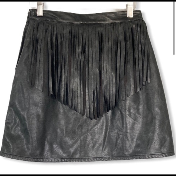 H&M Divided Faux Leather Fringe Mini Skirt Size 6 - Picture 3 of 4